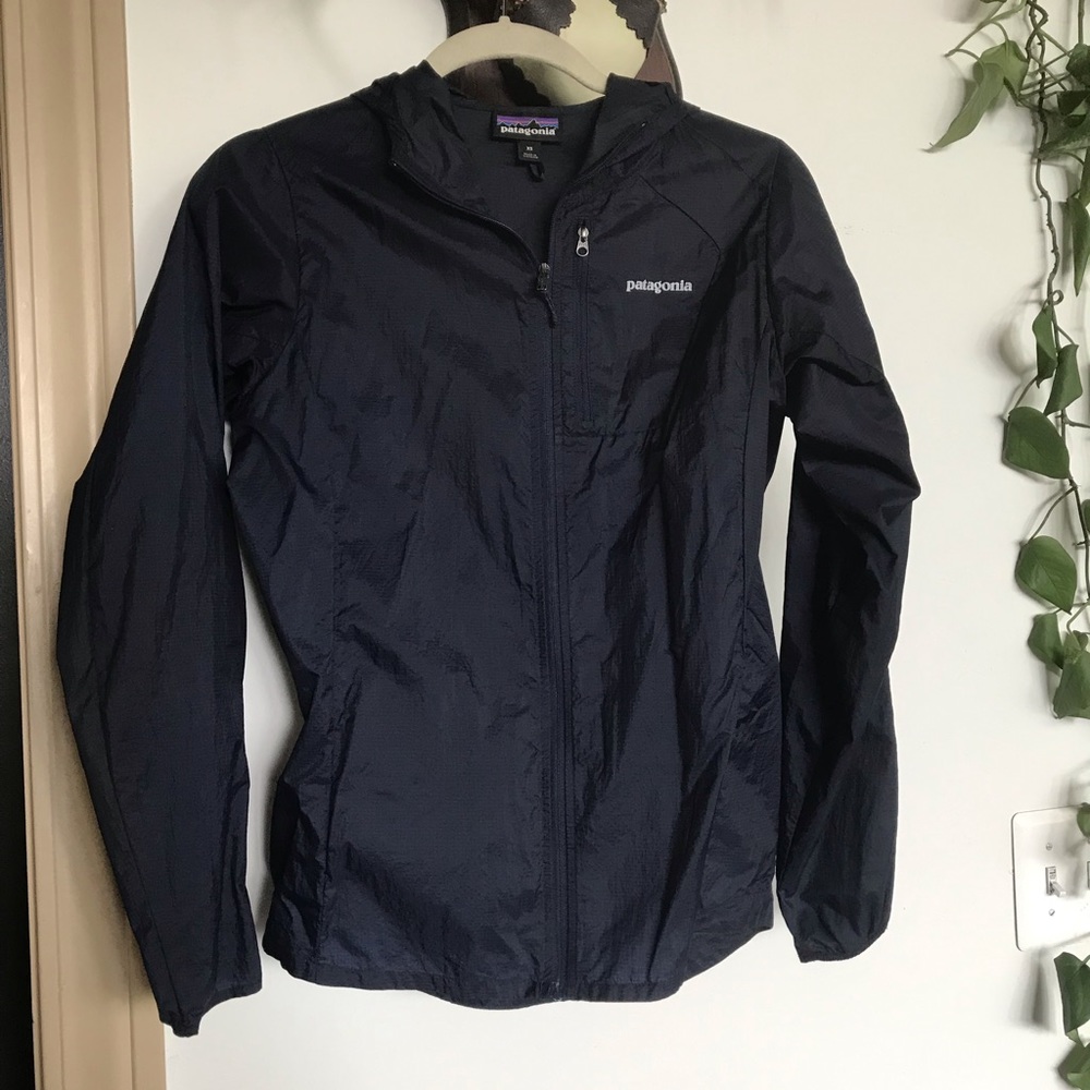 Patagonia navy blue shell
